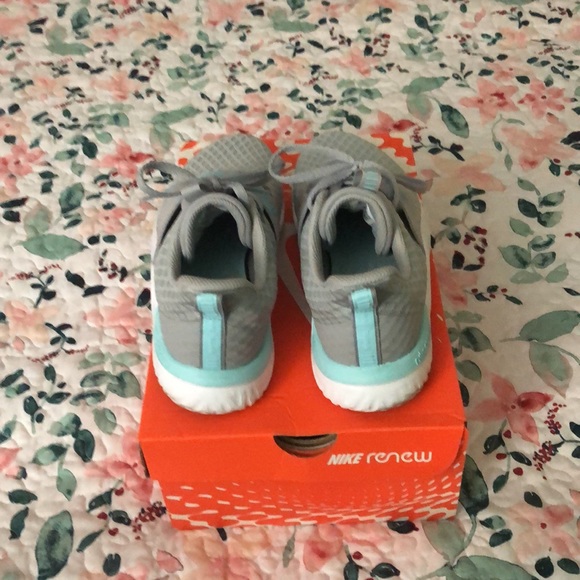 WMNS Nike Renew IN-Season TR 9 - Picture 4 of 6